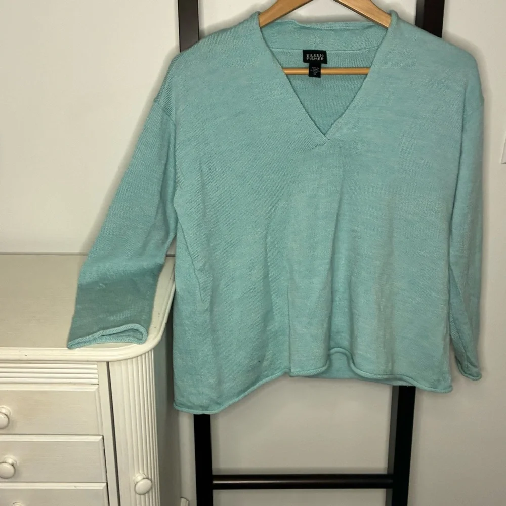 Eileen Fisher Soft Blue Knit Top made of Italian merino wool. GORGEOUS 🤩 size XS - Picture 3 of 8